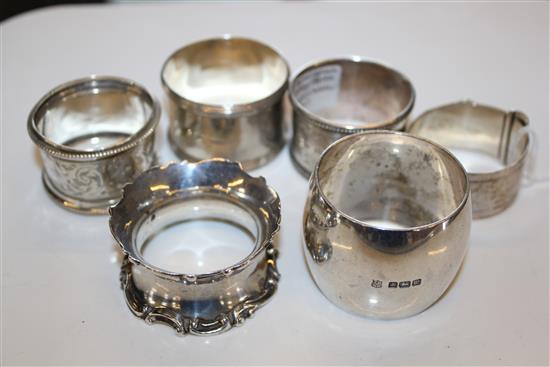 6 napkin rings(-)